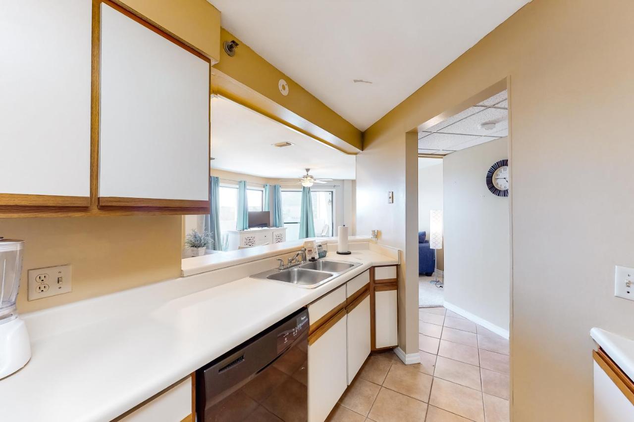 Apartment The At St. Thomas Square #1203b