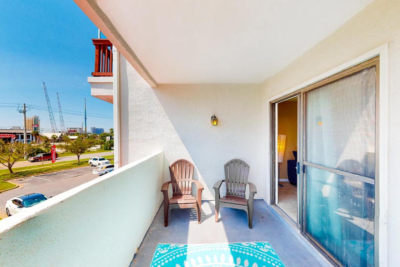 Apartment The At St. Thomas Square #1203b *