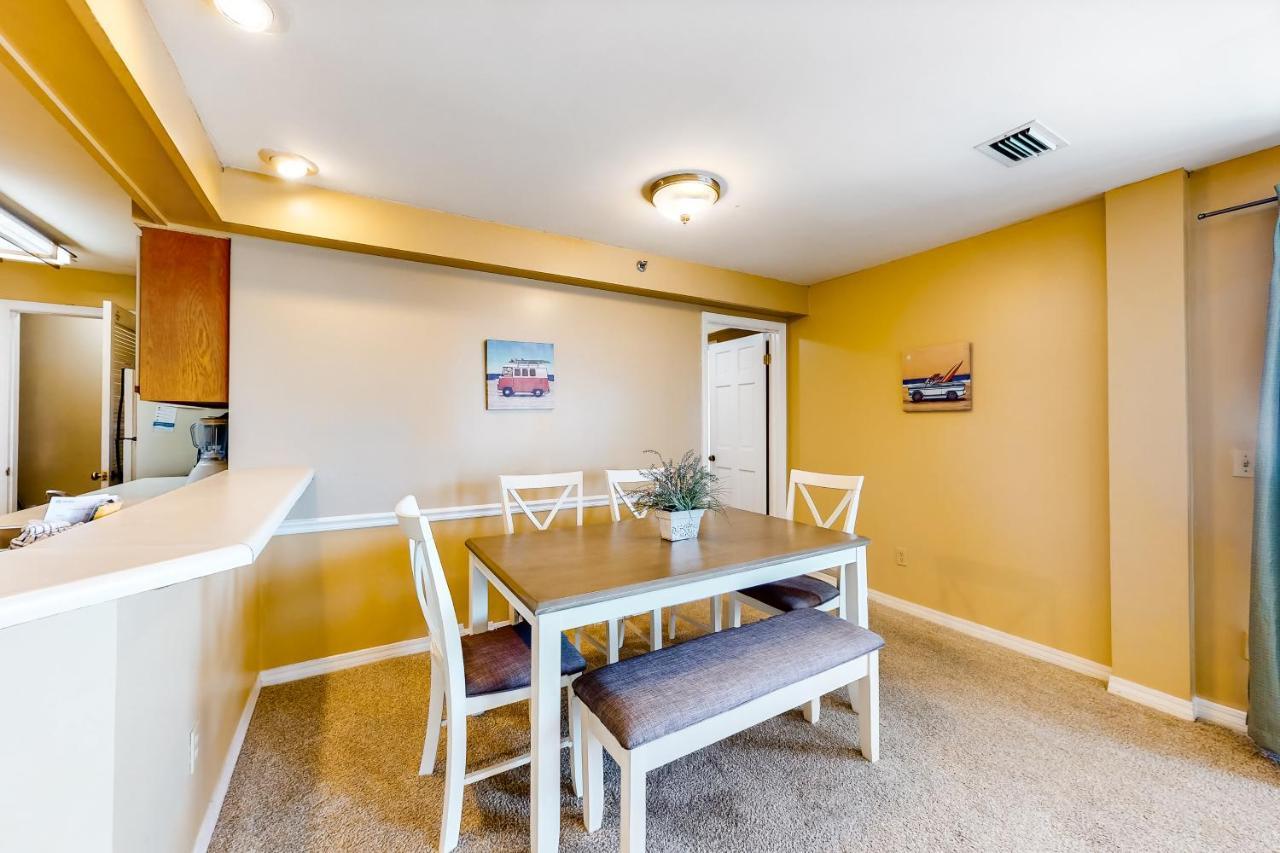 Apartment The At St. Thomas Square #1203b *